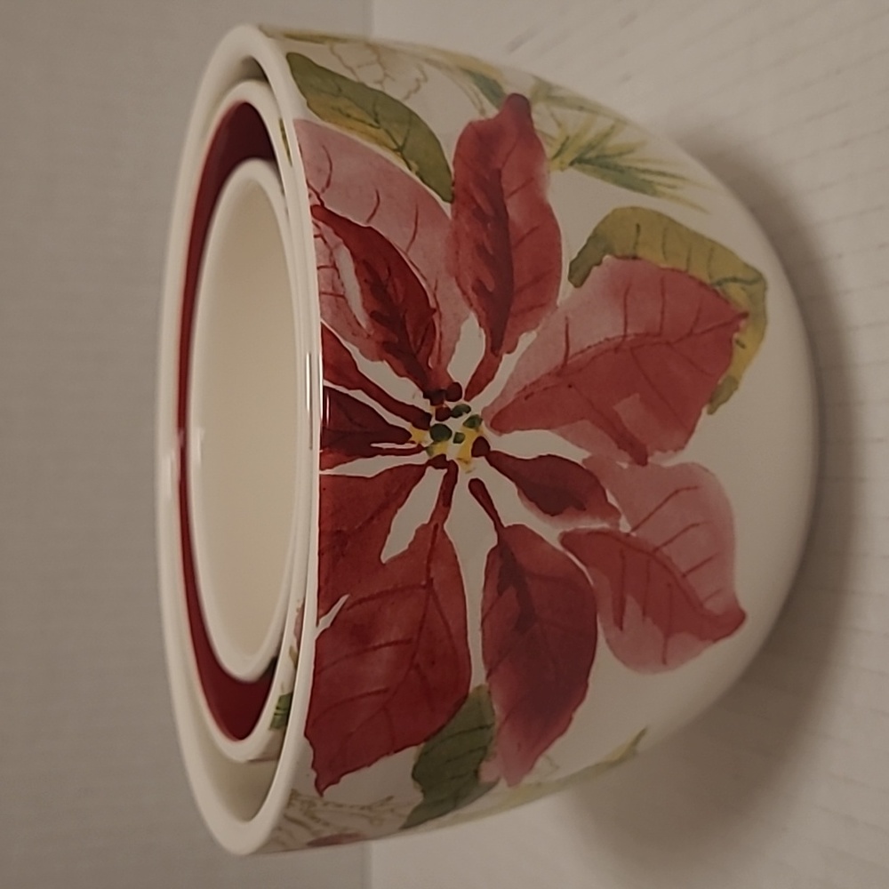 NWOT Set of 3 Paula Dean Floral Holiday Nesting Bowls
